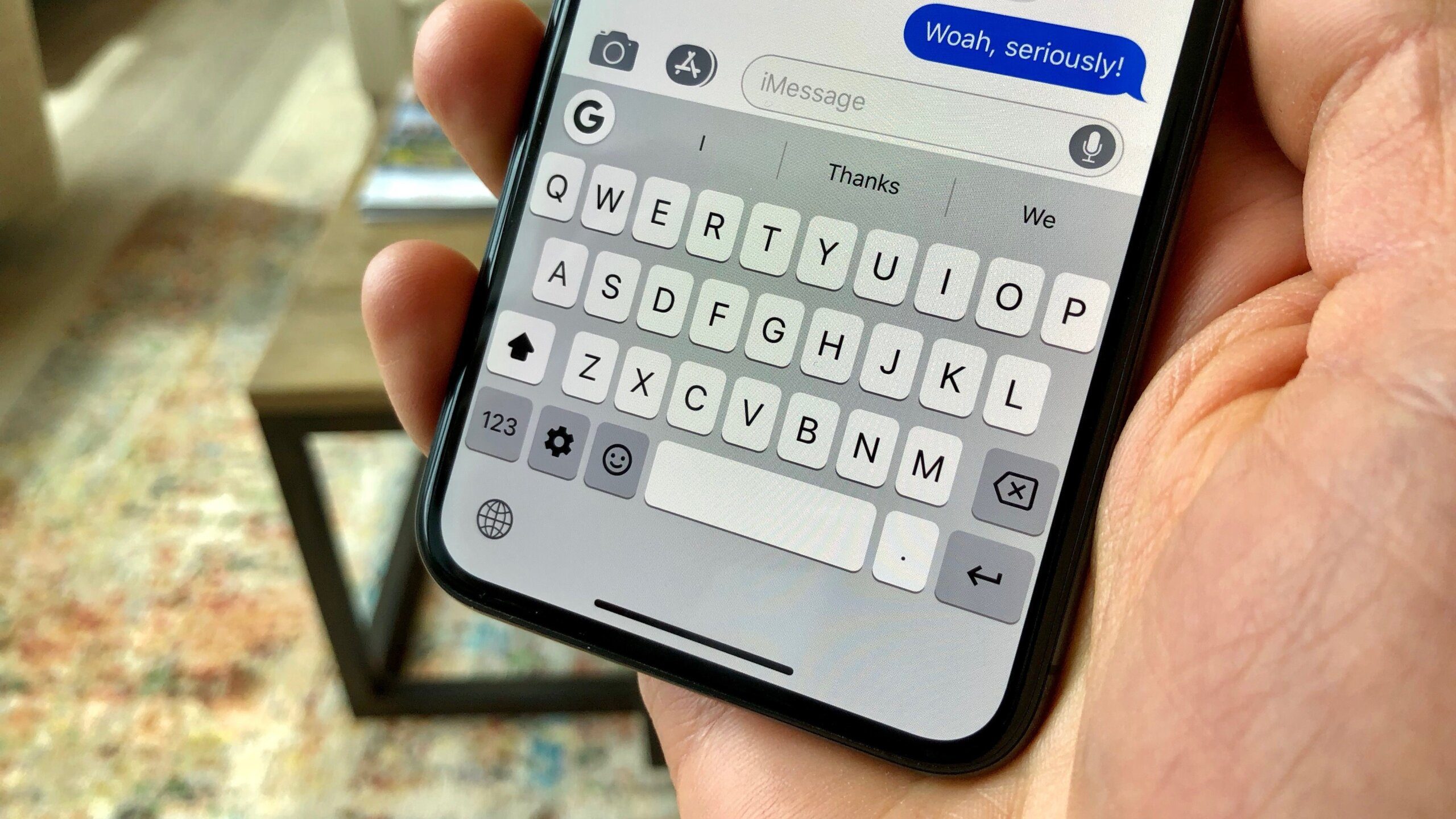 Cảm giác gõ sẽ mượt mà hơn với cách tắt biểu tượng Micro trên bàn phím iPhone tat bieu tuong micro tren ban phim iphone